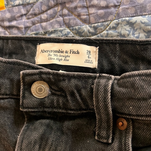 Abercrombie Curve Love Ultra High Rise 99’s Straight Jeans - Black - Picture 5 of 6